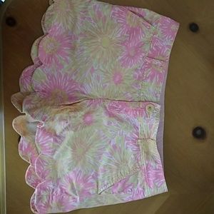 Lilly Pulitzer buttercup shorts size 10 glow in da